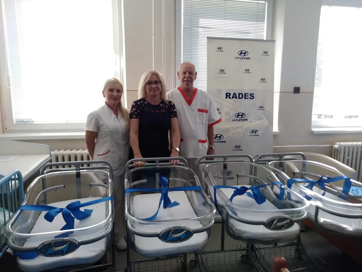 Už aj novorodenci v Nemocnici Snina, s.r.o. jazdia na nových Hyundai ix1