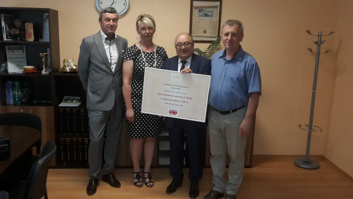 Nadácia COOP Jednota venovala Nemocnici Snina, s.r.o. špičkové laparoskopické nástroje